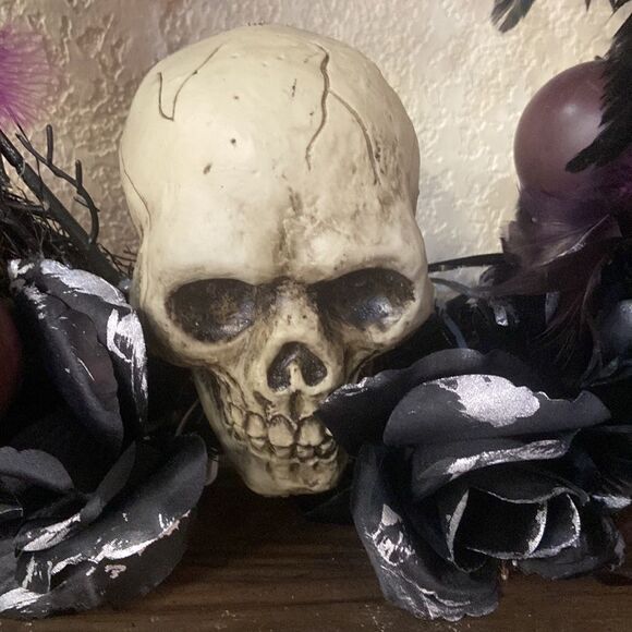 Black skull Halloween Wreath - Picture 5 of 5
